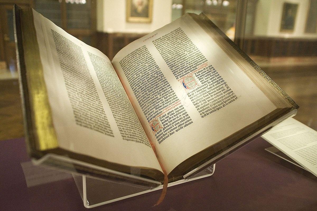 Искусственный интеллект раскрыл тайну авторства библейских текстов