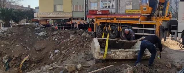 2,000-year-old sarcophagus with human remains found in Istanbul