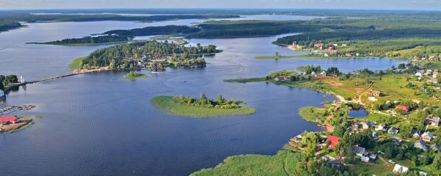 Названы самые популярные у туристов озера России