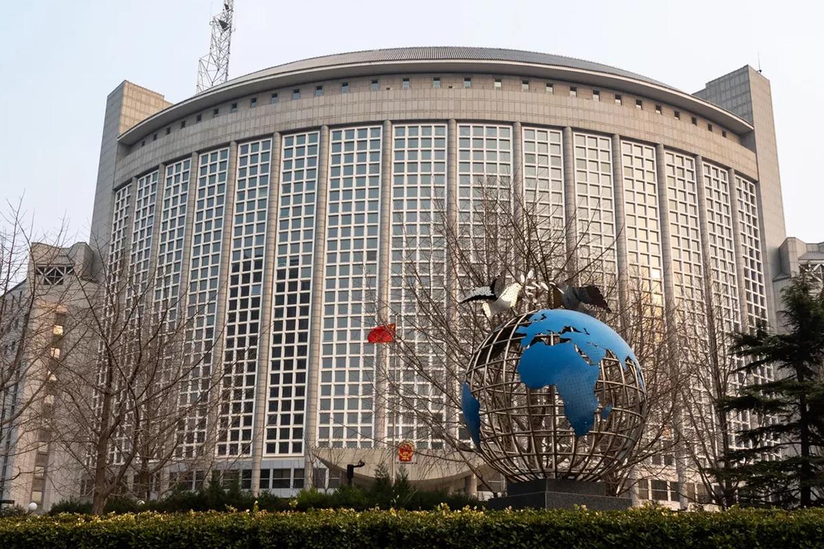 В КНР не стали комментировать возможность организации переговоров Путина и Зеленского