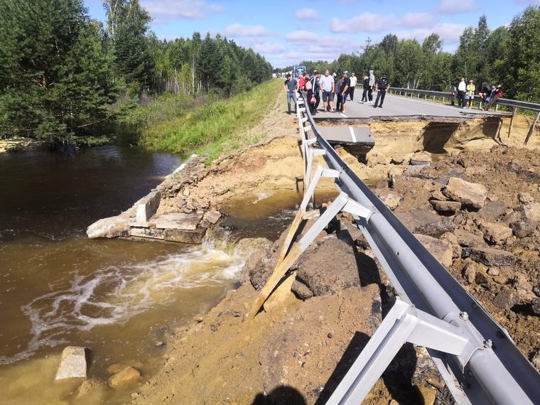 Из-за паводка в Приамурье перекрыли движение на участке федеральной трассы