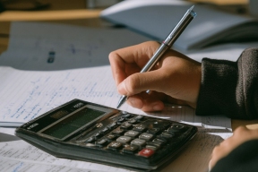 Калькуляторы на ЕГЭ: образовательный эксперимент или угроза для вычислительных навыков?