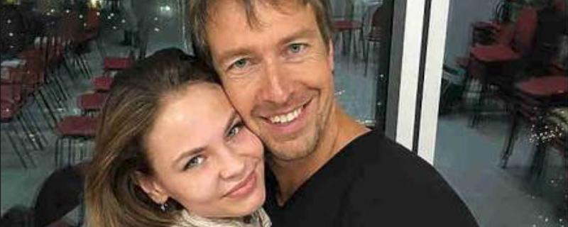 Настю Рыбку и Алекса Лесли, депортированных из Таиланда, задержали в РФ