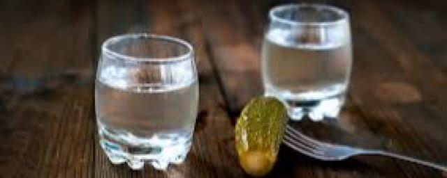 Японский журналист заявил, что от коронавируса спасает водка