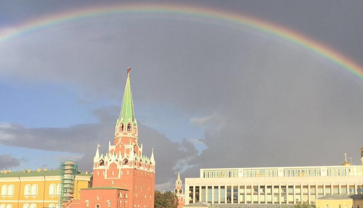Песков не смог ответить на вопрос, находится ли радуга в России вне закона