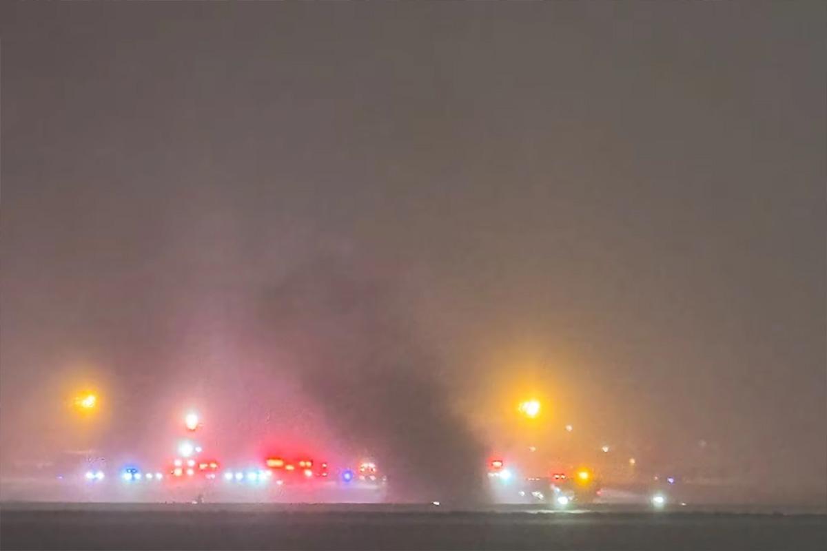 В США при взлете разбился самолет, в котором находились 8 человек