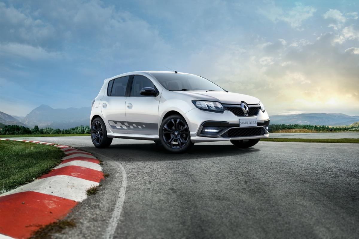 На авторынке стартовали продажи спецверсии Renault Sandero RS