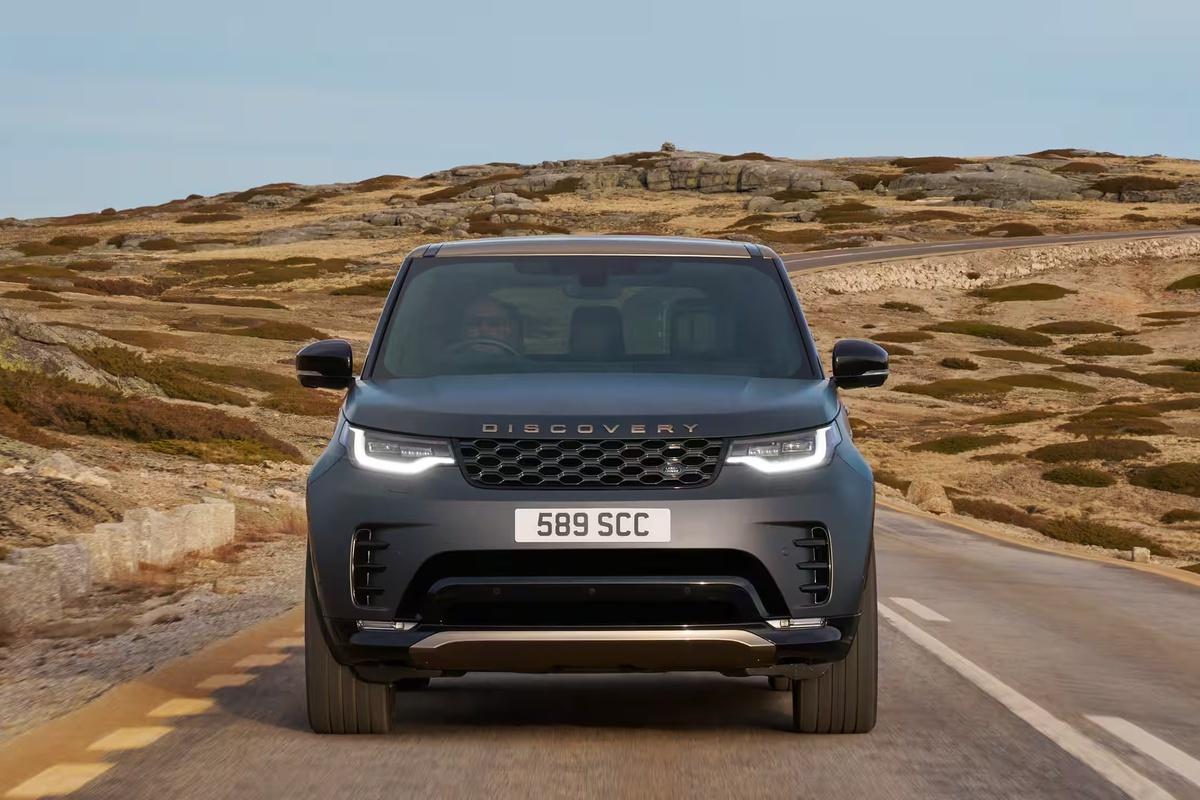 Land Rover выпустил две новые роскошные версии внедорожника Discovery к 35-летию модели