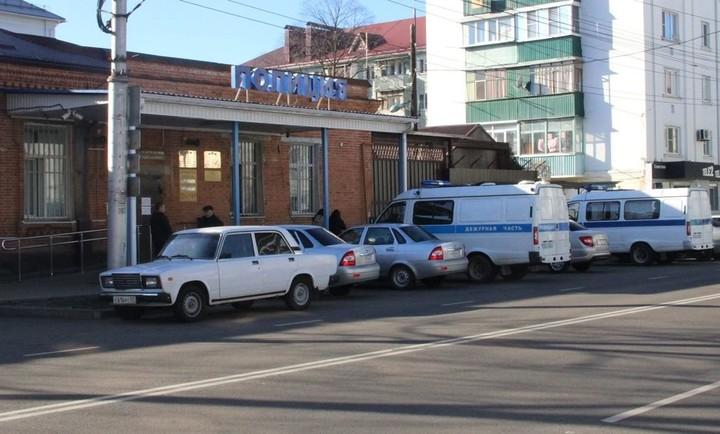 Порезав колеса чужой машины, житель Майкопа стал фигурантом уголовного дела