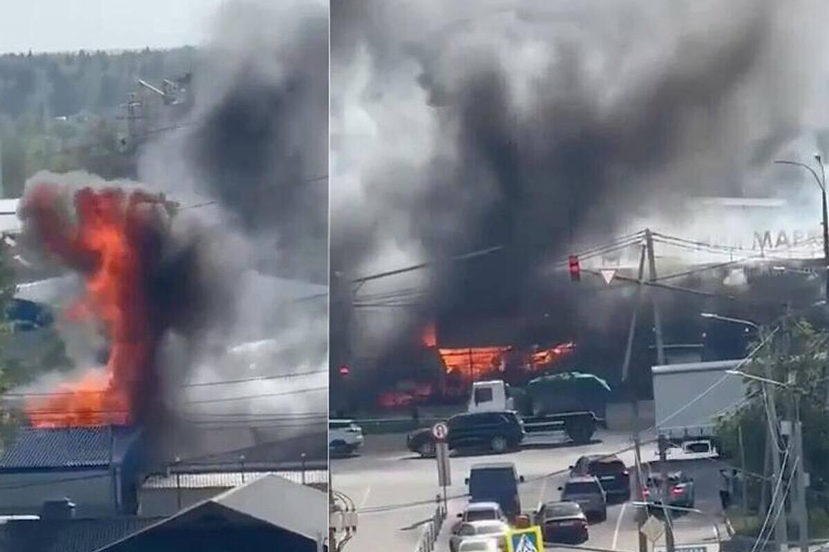 В Подмосковье горит строительный рынок площадью более 2 тыс кв. м.