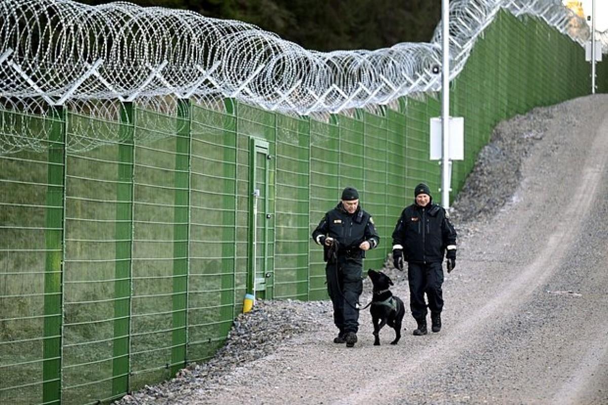 Нелегальных мигрантов с границы Финляндии будут выдворять в Россию (страна-террорист) без спроса Москвы