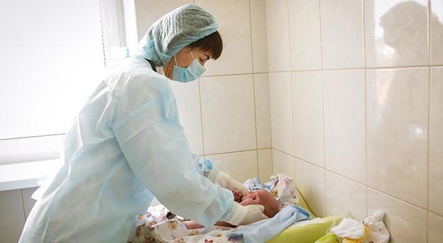 Неонатальный скрининг в России планируют расширить до 36 заболеваний