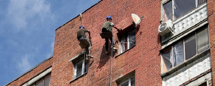 Губернатор Старовойт обещал оказать помощь жильцам дома, пострадавшего в результате атаки ВСУ