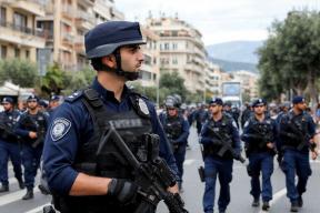 Пенсия не пришла: дед с дробовиком расстрелял чиновников и судей в Афинах