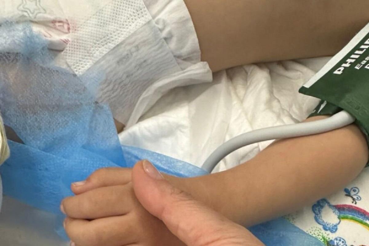 Мальчика, которого прохожий бросил головой об пол в Шереметьево, вывели из комы