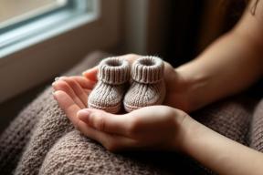 В Тюменской области зарегистрировали рождение самого маленького и самого крупного малыша