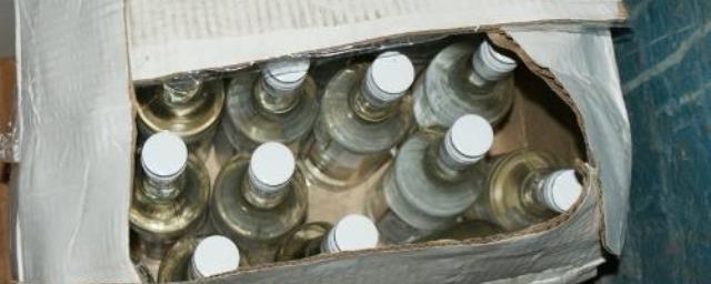 На складе в Петербурге нашли 10 тысяч литров контрафактного алкоголя