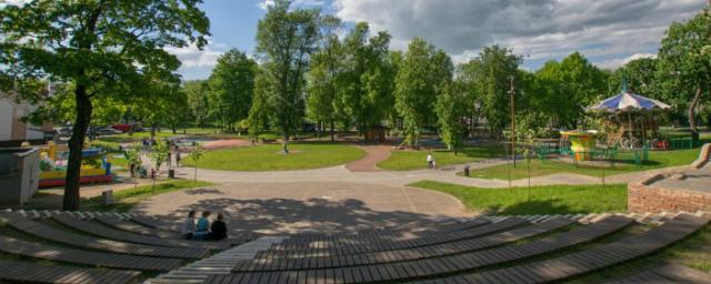 Псковский губернатор пригрозил закрытием парков за «весенние гуляния»
