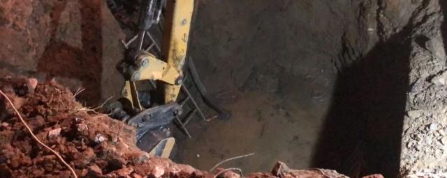 В Екатеринбурге при обрушении подпорной стены котлована погиб рабочий