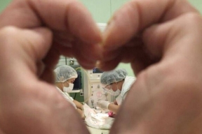 Волгоградские врачи провели сложную операцию, совместив удаление огромных миом и рождение ребенка
