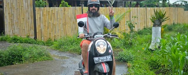 Власти Бали запретили иностранцам арендовать мотоциклы из-за частых ДТП