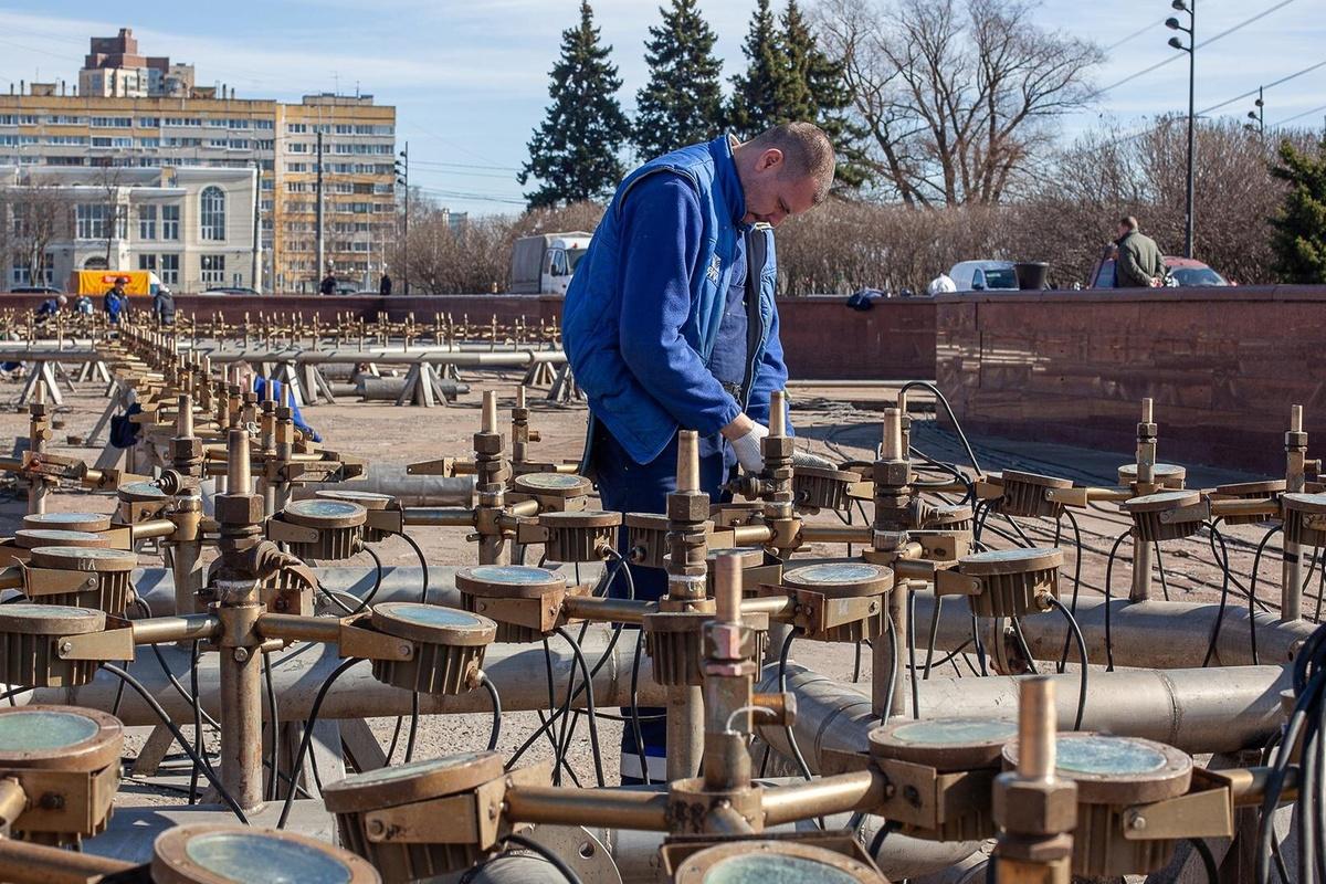 Александр Беглов пообещал продолжить восстанавливать фонтанный фонд города