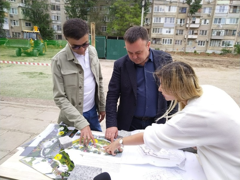 В Астрахани на проезде Воробьева и в микрорайоне АЦКК создают два новых сквера