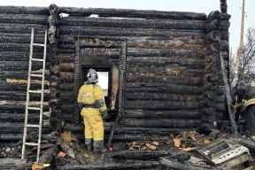 Kurgan Region police have detained a man who burned down a house containing three people.
