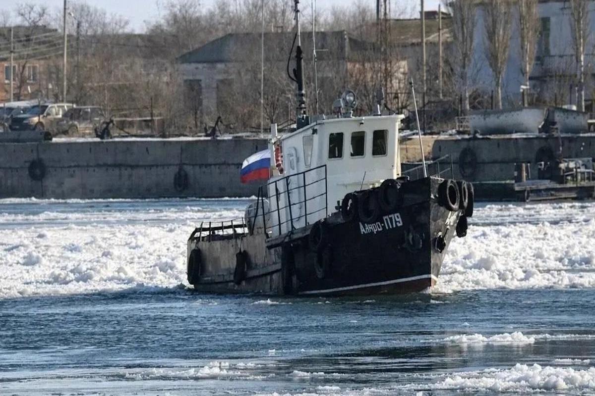 Режим повышенной готовности ввели в одном из районов Астраханской области из-за движения льда