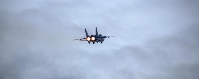 Минобороны РФ: МиГ-31 ВКС России сопроводил Р-8А ВВС Норвегии над Баренцевым морем