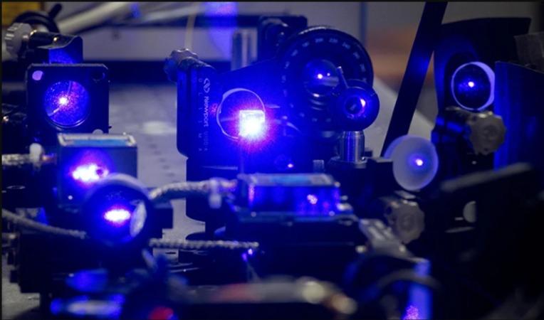 Китайские учёные нашли способ, как управлять химическими реакциями при помощи лазера