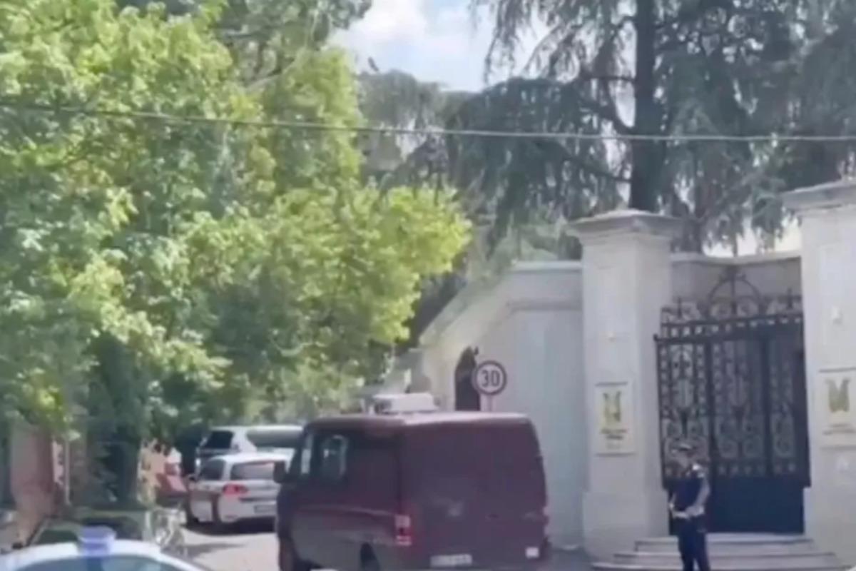 В Сербии неизвестный атаковал израильское посольство