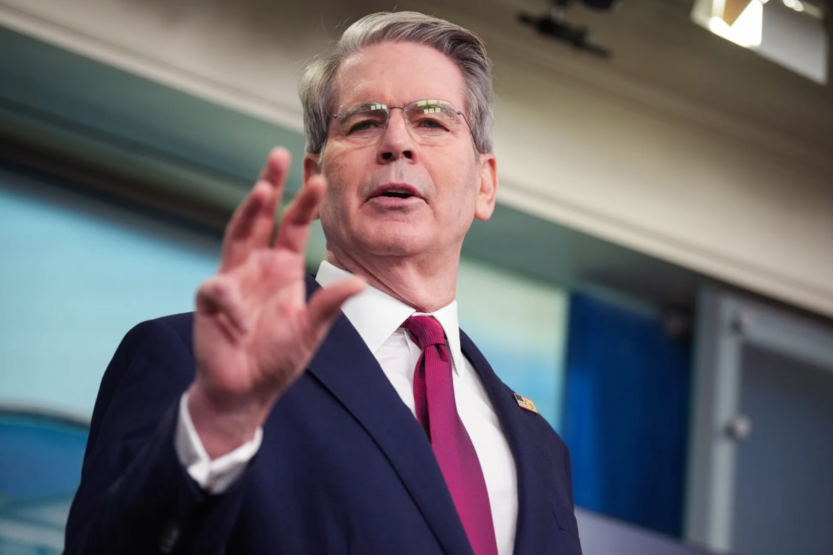 Глава Минфина США заявил, что Вашингтон не собирается откладывать введение пошлин против Евросоюза