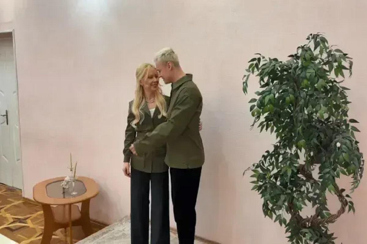 Екатерина Мизулина рассказала, как возникла идея бракосочетания с Shaman в ДНР