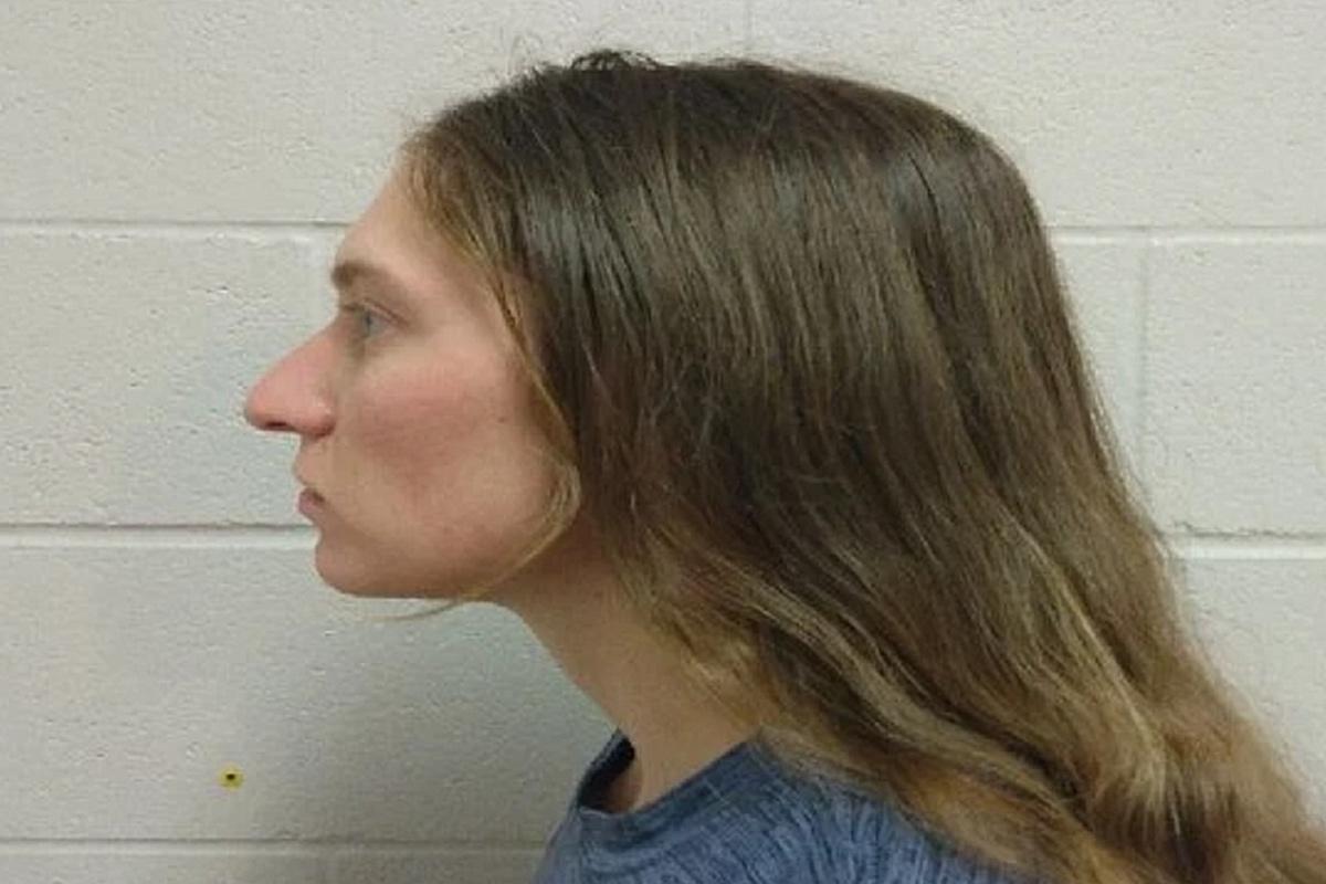 В США 25-летняя учительница из Техаса обвинена в совращении школьника