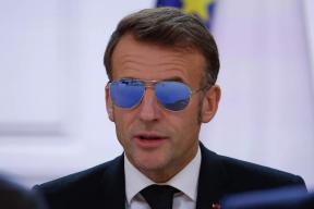 Французский политик отреагировал на шутку Захаровой об очках Макрона