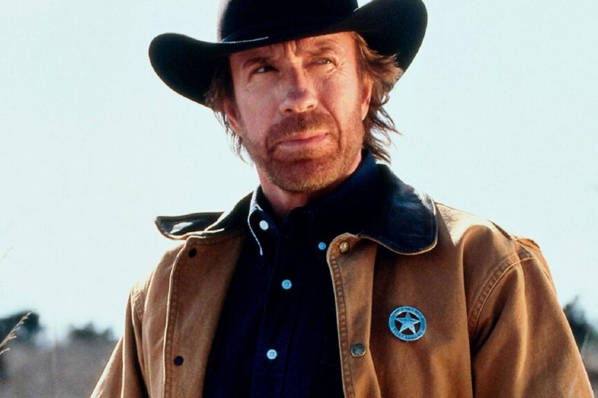 «Я не старею, я совершенствуюсь»: умер Чак Норрис — крутой Уокер, интернет-мем и легенда боевых искусств