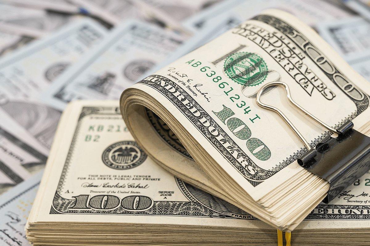 Инвестстратег Бахтин рекомендует не покупать евро и доллары в марте с целью выиграть на курсах