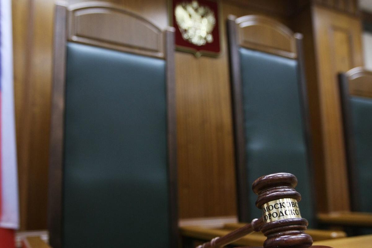 Три бывших жителя стран СНГ, получившие паспорта РФ, были лишены гражданства