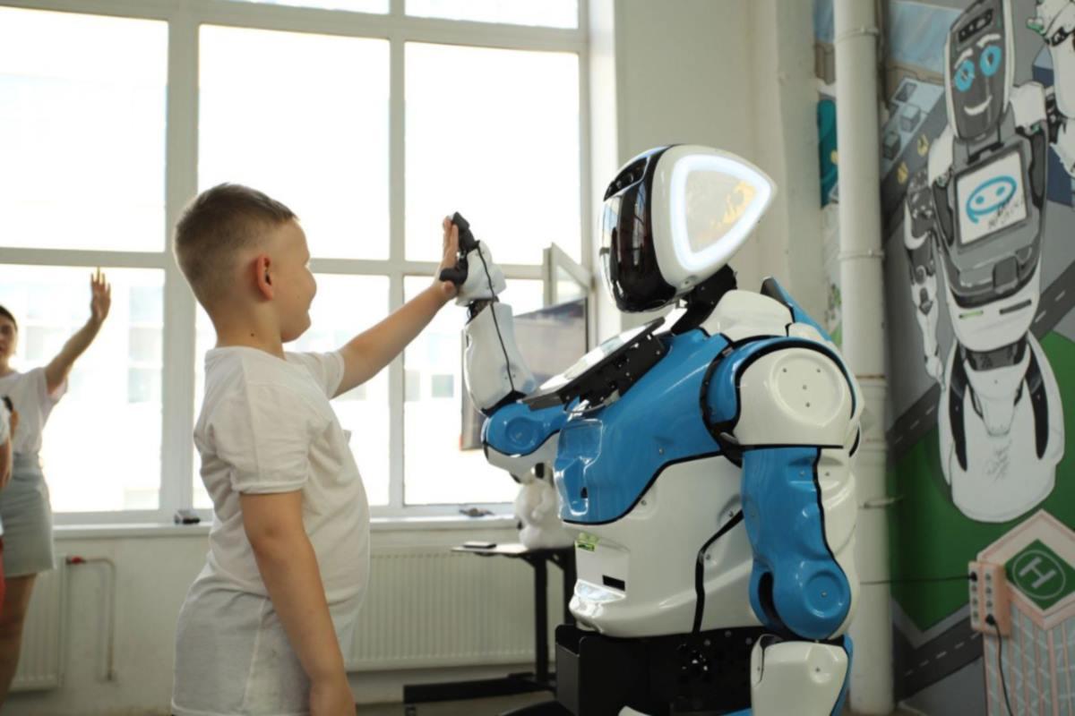 Эксперт из Екатеринбурга предрекла замену профессиональных умений человека внедрением ИИ