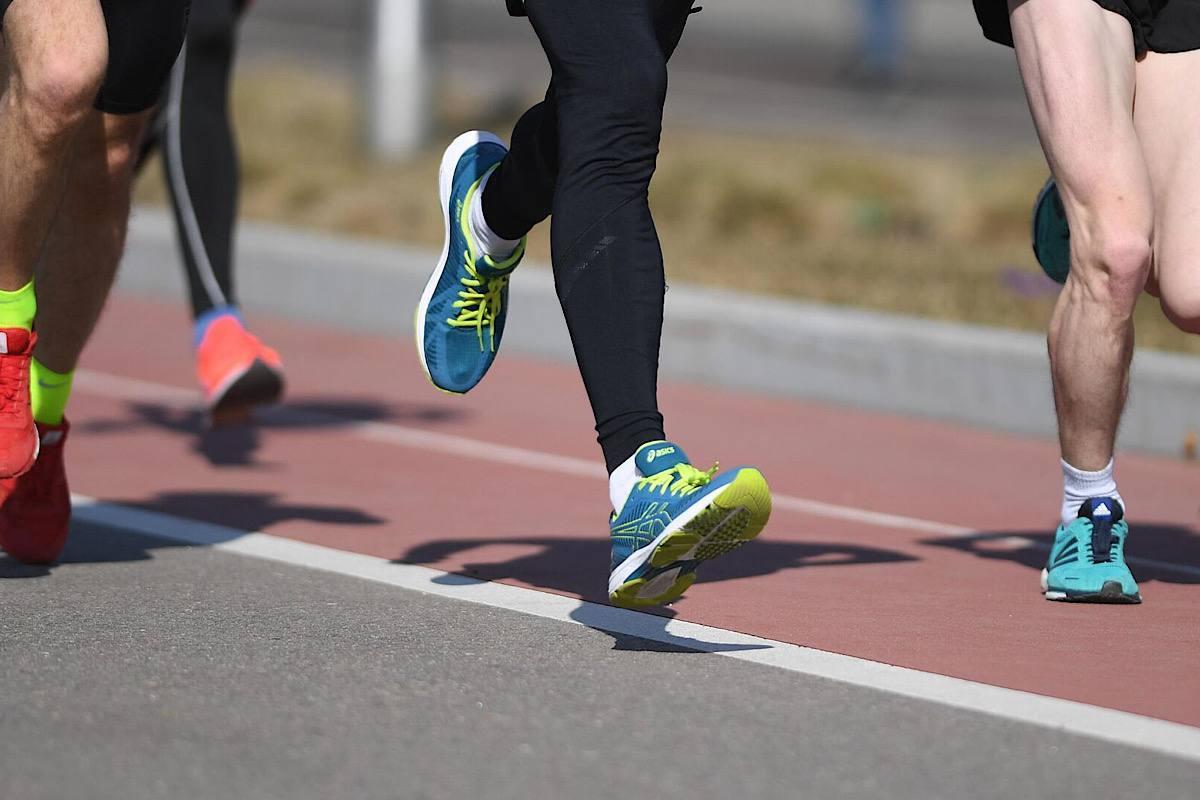 15 тысяч шагов бесполезны, ходьба не спасает: врачи назвали единственный способ укрепить сердце после 50