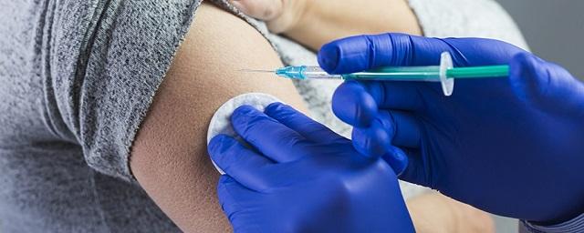 Медведев: Вакцина от COVID-19 должна быть включена в список ЖВНЛП