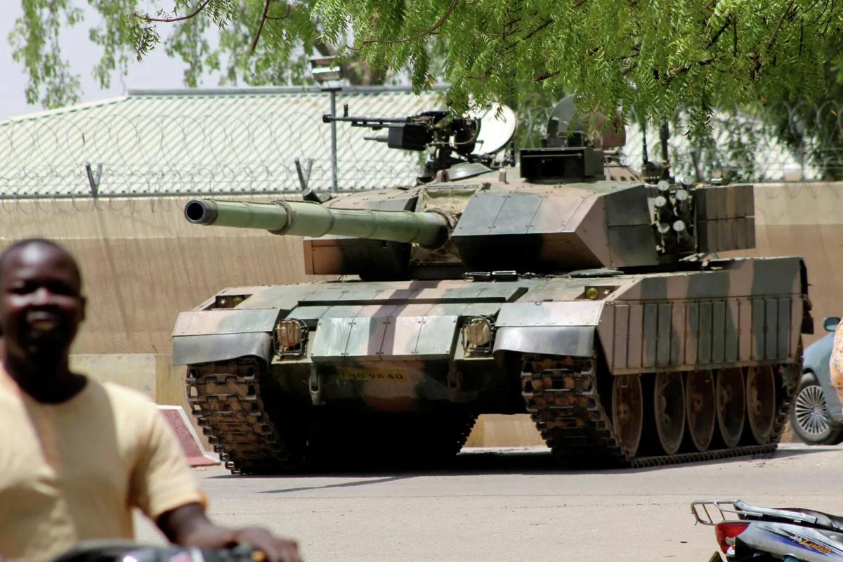 В Чаде группа военных направилась к президентскому дворцу