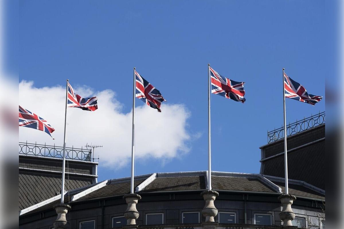 В Британии 2 университета приостановили работу украинских сообществ