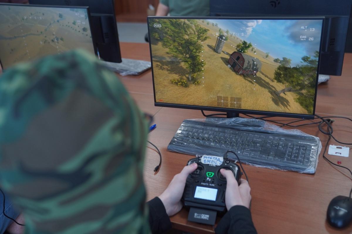 Ивановском учебный центр ДОСААФ подготовил первую группу девушек-операторов БПЛА