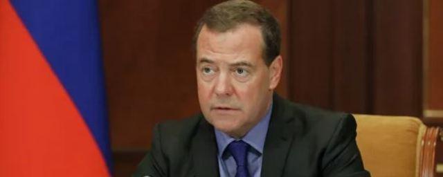 Замглавы СБ Медведев: В условиях появления новых вариантов ковида смысла в локдауне нет