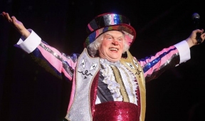 «Папе плохо»: кошки Куклачёва отказались выходить на сцену — они почуяли смерть