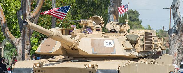 Wyborcza: США перебросили в Польшу 700 военных машин, включая танки Abrams