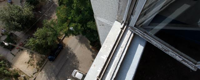В Чите, упав с высоты восьмого этажа дома, погиб годовалый ребенок