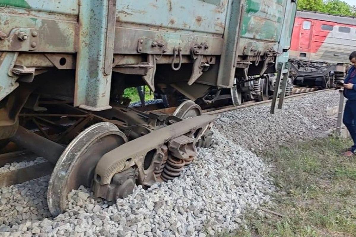 В Липецкой области с рельсов сошли два грузовых вагона